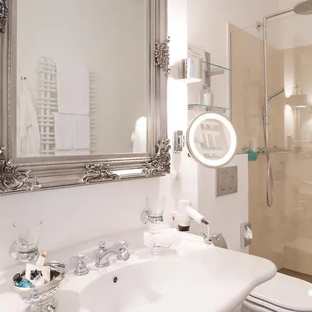 Miramar Hotel 5*